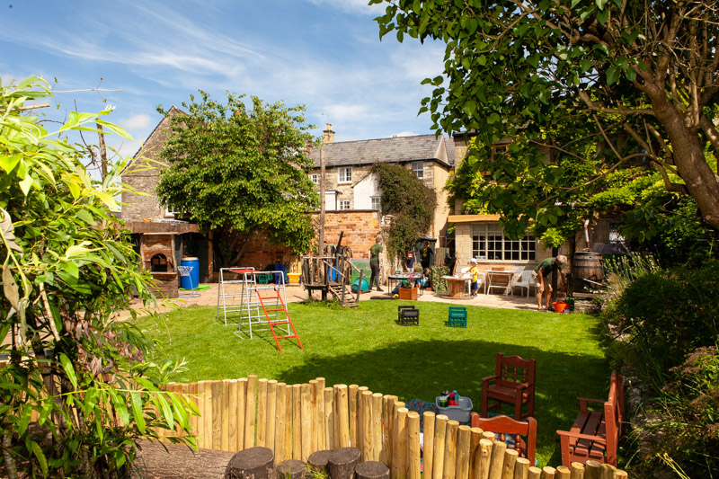 acorns-nursery-school-cirencester-gardens-slider-12