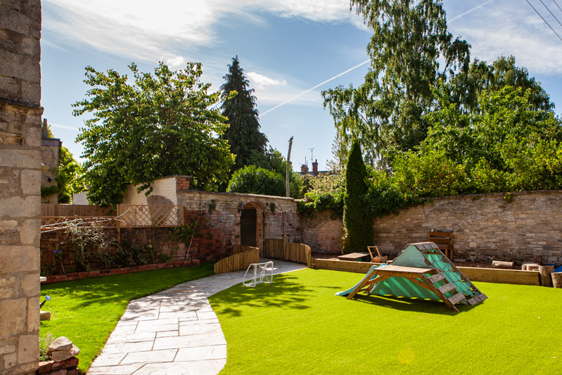 acorns-nursery-school-cirencester-gardens-slider-3