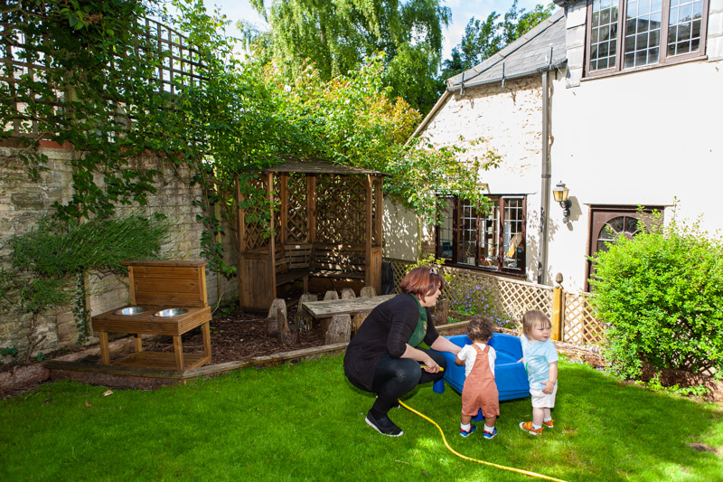 acorns-nursery-school-cirencester-gardens-slider-8