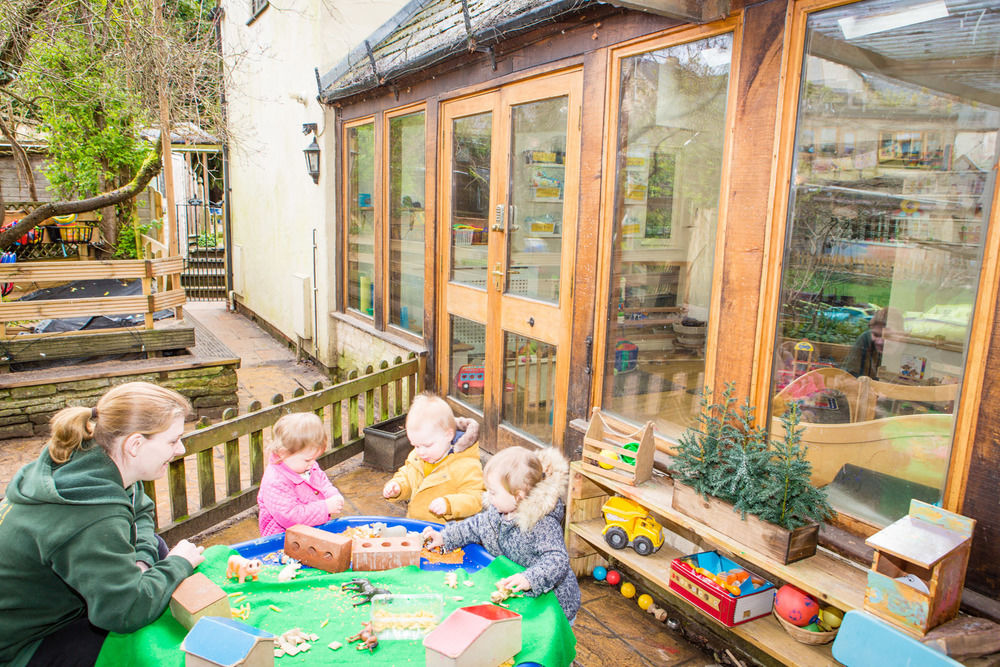 acorns-nursery-school-cirencester-babies-22