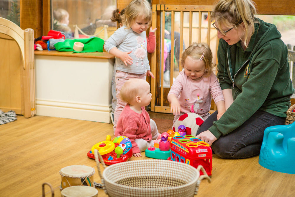 acorns-nursery-school-cirencester-babies-34