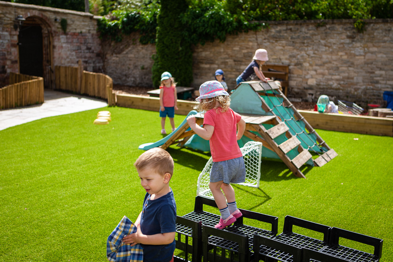 acorns-nursery-school-cirencester-toddlers-preschool-1-garden-33